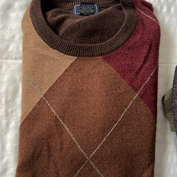 Men’s Sweater Bundle - Picture 5 of 6